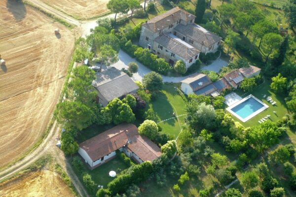 Exklusives Bauernhaus in Asciano, Italien mit Swimmingpool