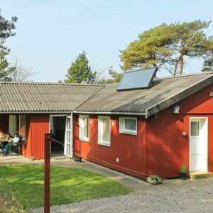 Luxurioses Ferienhaus in Blavand mit Terrasse