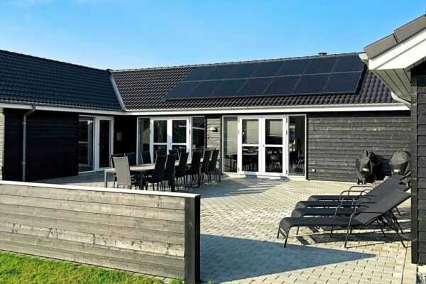 Luxurioses Ferienhaus mit Swimmingpool in Jutland